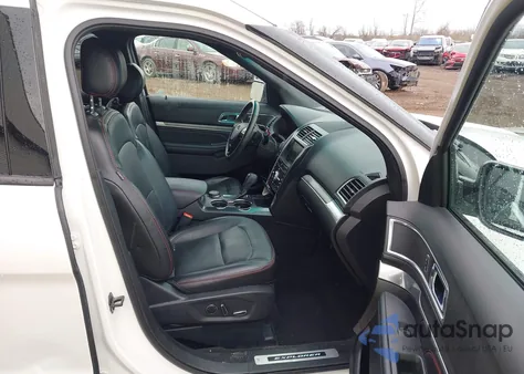 2016 Ford Explorer Sport z USA, uszkodzony, nr VIN 1FM5K8GT6GGD24324